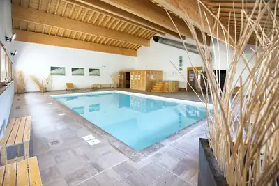 Image de Maison de vacances avec jacuzzi et piscine