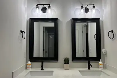 Image de Your Home Away from Home!