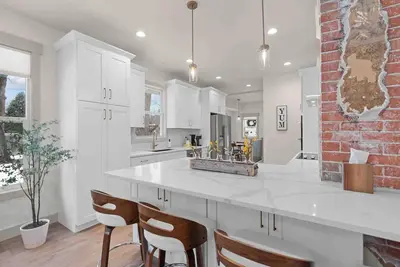 Image de The Farmhouse in downtown Loveland\/Hot Tub