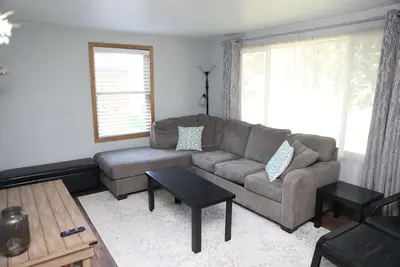 Image de Lounge On Langlade- Less than a mile from Lambeau Field