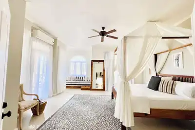 Image de Villa Noonoos, Modern luxury 4-bedroom townhouse in serene Runaway Bay