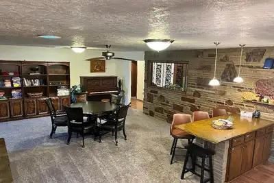 Image de Lakefront Retro Retreat