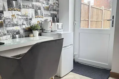 1br-Sleeps2-Parking-NearLondon-Central