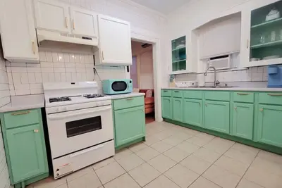 Image de Charming bungalow in DowntownSan Antonio. Covered Carport! Laundry! Private Yard