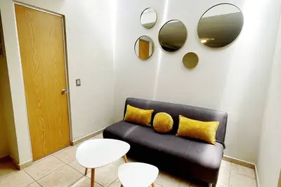 Image de Super clean house with Ac, equipped, amenities, desk and garage.