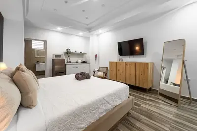 Each Guest House 2-1 | Boho Studio Apt @ San Juan