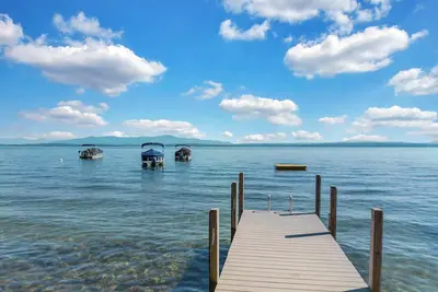 Image de Lakefront, Mtn Views, Game Room, Hot Tub & More!