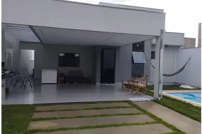 Image de Beautiful cozy house with swimming pool
