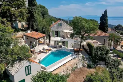 Image de Maison de vacances Makarska pour 1 - 6 personnes avec 3 chambres à coucher - Logement de vacances da