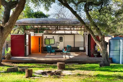 Image de Modern 1br Home on an Eco Farm! Great Location!