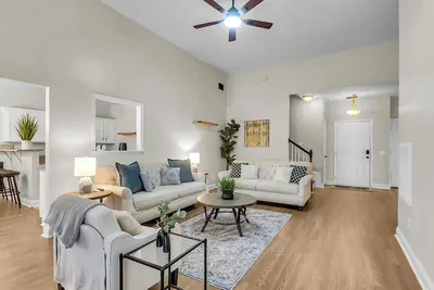 Image de Lowcountry Luxe: Spacious 4br Oasis in Charleston!