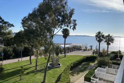 Image de Beau T1 avec vue sur l'étang à Balaruc-les-Bains