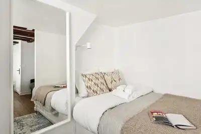 Image de Studio élégant pour 4 - Charme du Marais