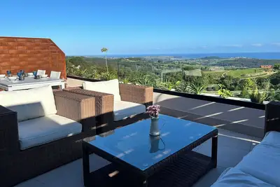 Image de The balcony of Oyambre. New exclusive accommodation with sea and mountain views.