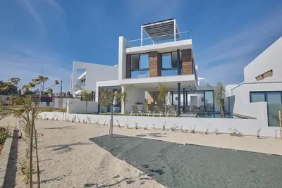 Luxury 5 bedroom villa with pool and a roof garden in the center of Protaras