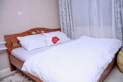 Image de Golden Glow Suites - Thindigua