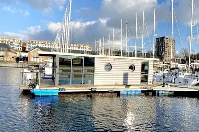 Image de Houseboat Luv in Sonwik harbor with a view of Denmark