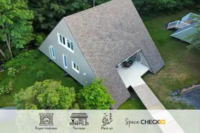 Image de Le Misco | Mont-Ste-Anne | Chalet Familial | Ski-Piscine-Foyer