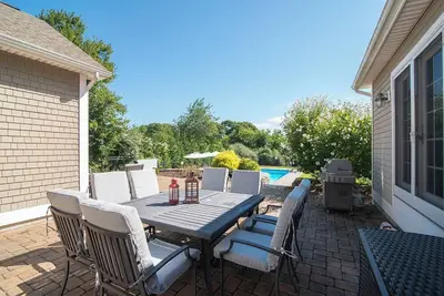 Spacious 5-bedroom house with Pool