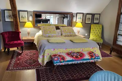 Image de Grande Chambre D'Hotes Suite Familiale Pour Une A Quatre Personnes Avec Piscine