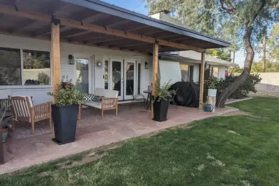 Image de Beautiful Fully Furnished 3 Bed, 2 Bath in Prime Scottsdale Location