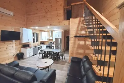 Image de Sunset Chalet # 3: Super Chalet 4 Bedrooms Sleeps 8, 2 Full Bathrooms-Kitchen
