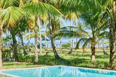 Image de 4 bedroom villa, facing the sea, with unspoilt beach and very quiet.