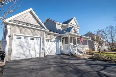 Image de 4 Suite, 4 1/2 bath Vacation Home off Fenwick Isle and Close to Everything