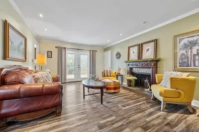 Image de 2 King Beds, 8 miles to Trilith, Pets friendly, Quiet neighborhood