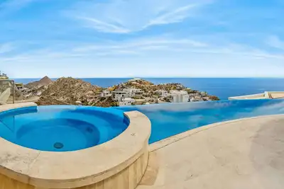 Vip Mountain Villa Ocean View, Bartender, Chef, Maid included