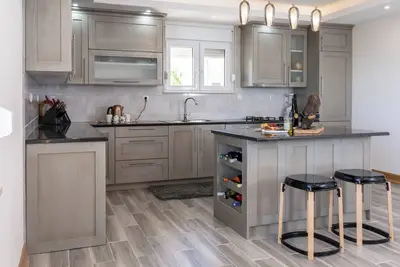 Image de Charming 3-bedroom villa with Ac and WiFi in terrific Kaštel Gomilica