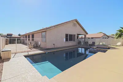 Image de Spacious 4-bedroom house with Ac and WiFi in tranquil Glendale, next to Westgate