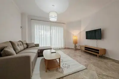 2-Bed Apartment in Calahonda Park, Walk to Beach