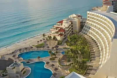 Image de Grand Resort in Captivating CancĂşn with Air Conditioning, Gym and WiFi