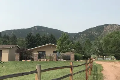 Image de Country home 10 minutes from Afa North Gate