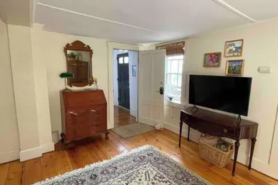 Image de Charming 2-bedroom apt near beach in beautiful, historic, seaside Marblehead.