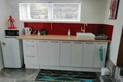 Image de 1 Bed 1 Bathroom w Parking sleeps 3