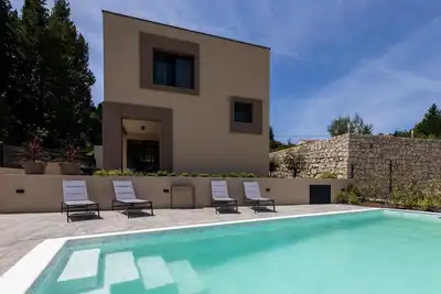 Image de Belle maison de 2 chambres à Kremena