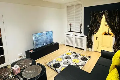 Image de Ground Floor Entire Holiday Apartment - Self Check in/out - Perfect for 6 Guests