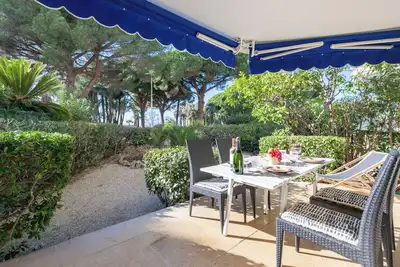 Image de Rez-de-jardin Croisette vue mer avec garage