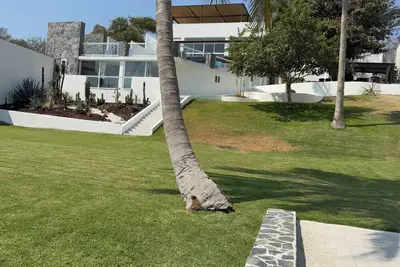 Image de Belle Vue\" house, with a spectacular view of the Tequesquitengo Lake.