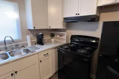 Skipper 2: Chic 1-bedroom apartment with Ac, WiFi in charming Rockingham