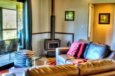 Image de Two-Bedroom Cabin at The View - Acacia