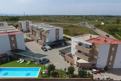 Image de Appartement de deux chambres avec le balcon et la vue sur le mer Nin, Zadar (A-23930-a)