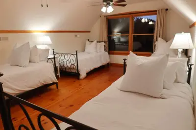 Image de Iron Horn Farms - Fun Getaway with Animals, Fishing Ponds & Peaceful Views