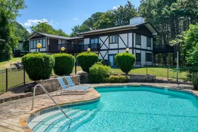 Image de Hidden Oasis|Big House w/Pool 1mi to Downtown Es
