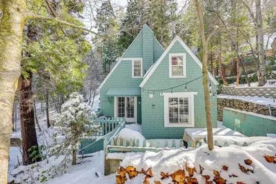 Image de Walkable 'Green Gables Cottage' in Lake Arrowhead