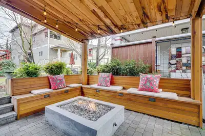 Image de 5 Mi to Oregon Zoo: Spacious Retreat w/ Patio