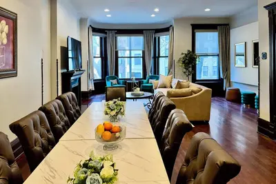 Image de Gilded Age Gold Coast Mansion with Parking, Deck, Fireplaces