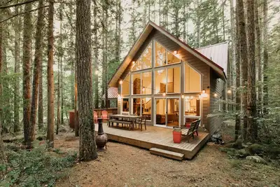 Image de La cabine Mt Baker Lodging Cabin 40gs est une cabine classique du nord-ouest